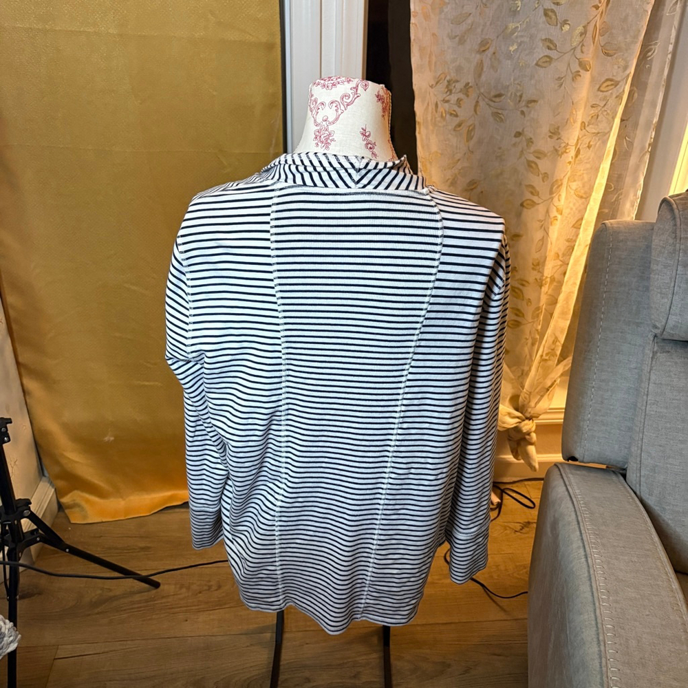 Chico's Zenergy White & Navy Striped Open Cardigan L 12/14 asymmetrical nautical - Picture 3 of 7